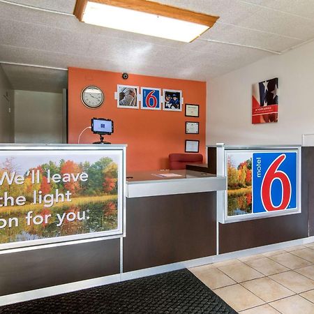 Motel 6-New Stanton, Pa Eksteriør billede