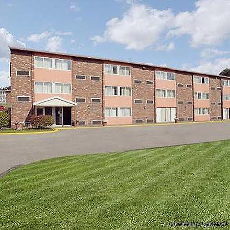 Motel 6-New Stanton, Pa Eksteriør billede