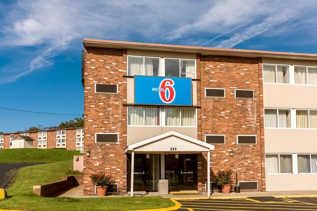 Motel 6-New Stanton, Pa Eksteriør billede