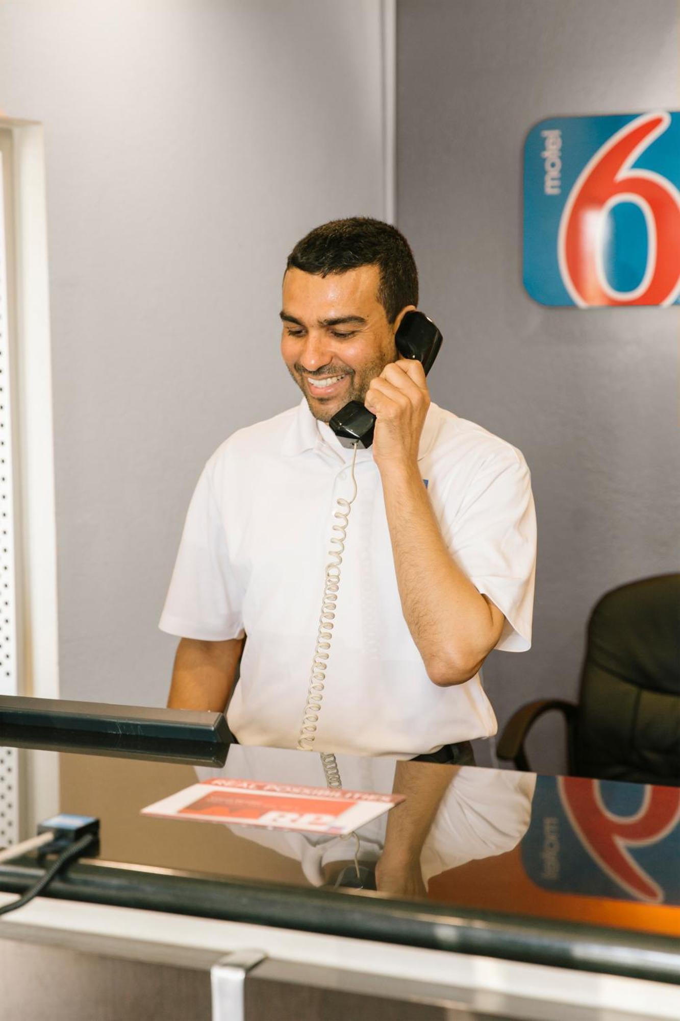 Motel 6-New Stanton, Pa Eksteriør billede