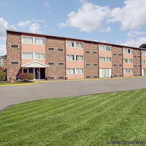 Motel 6-New Stanton, Pa Eksteriør billede