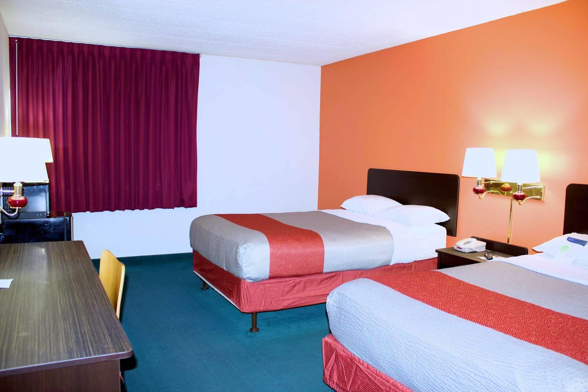 Motel 6-New Stanton, Pa Eksteriør billede