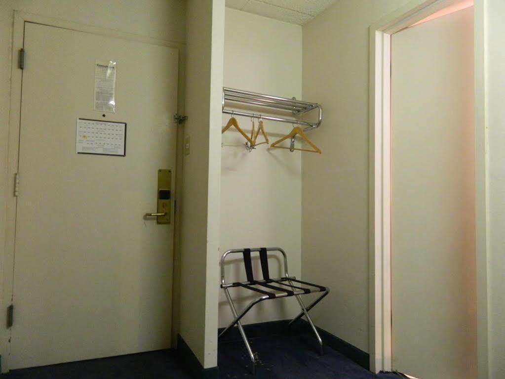 Motel 6-New Stanton, Pa Eksteriør billede