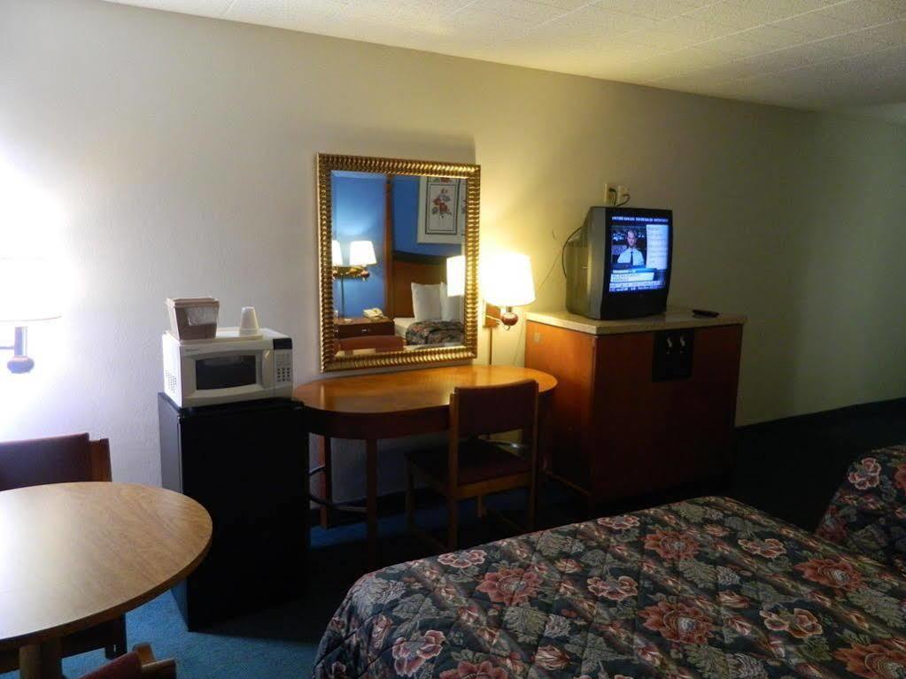 Motel 6-New Stanton, Pa Eksteriør billede