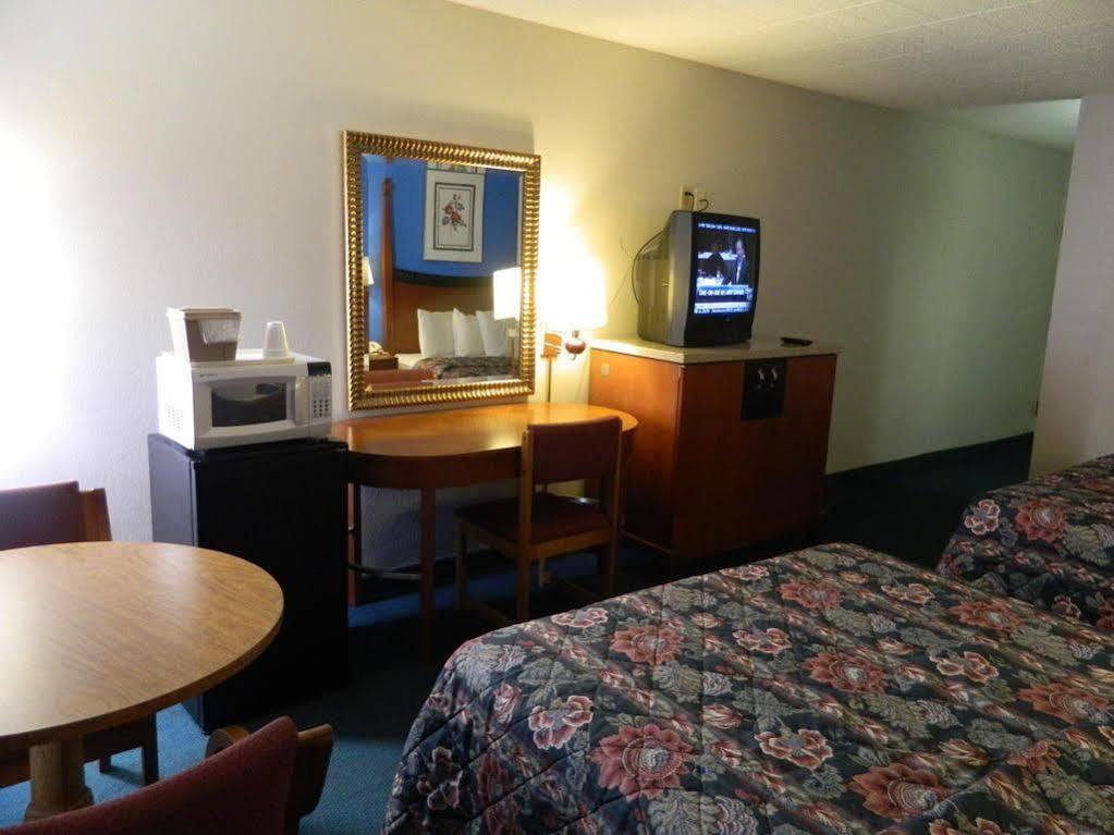 Motel 6-New Stanton, Pa Eksteriør billede