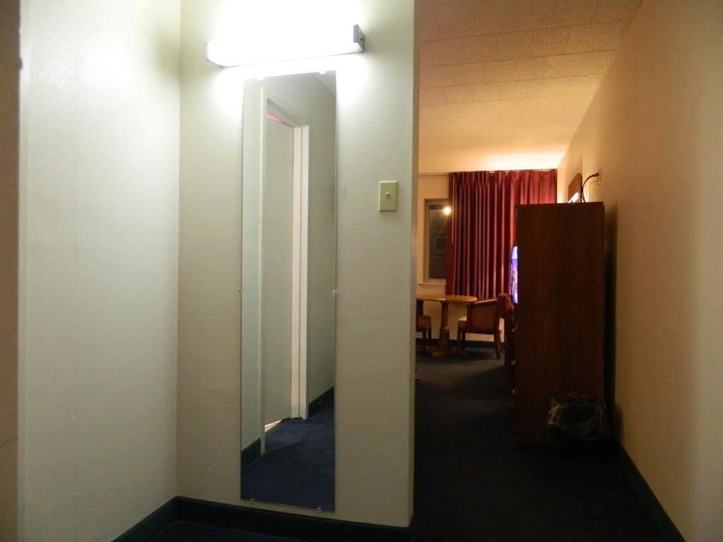 Motel 6-New Stanton, Pa Eksteriør billede