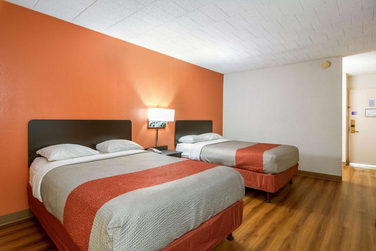 Motel 6-New Stanton, Pa Eksteriør billede
