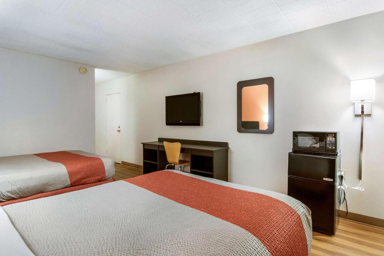 Motel 6-New Stanton, Pa Eksteriør billede