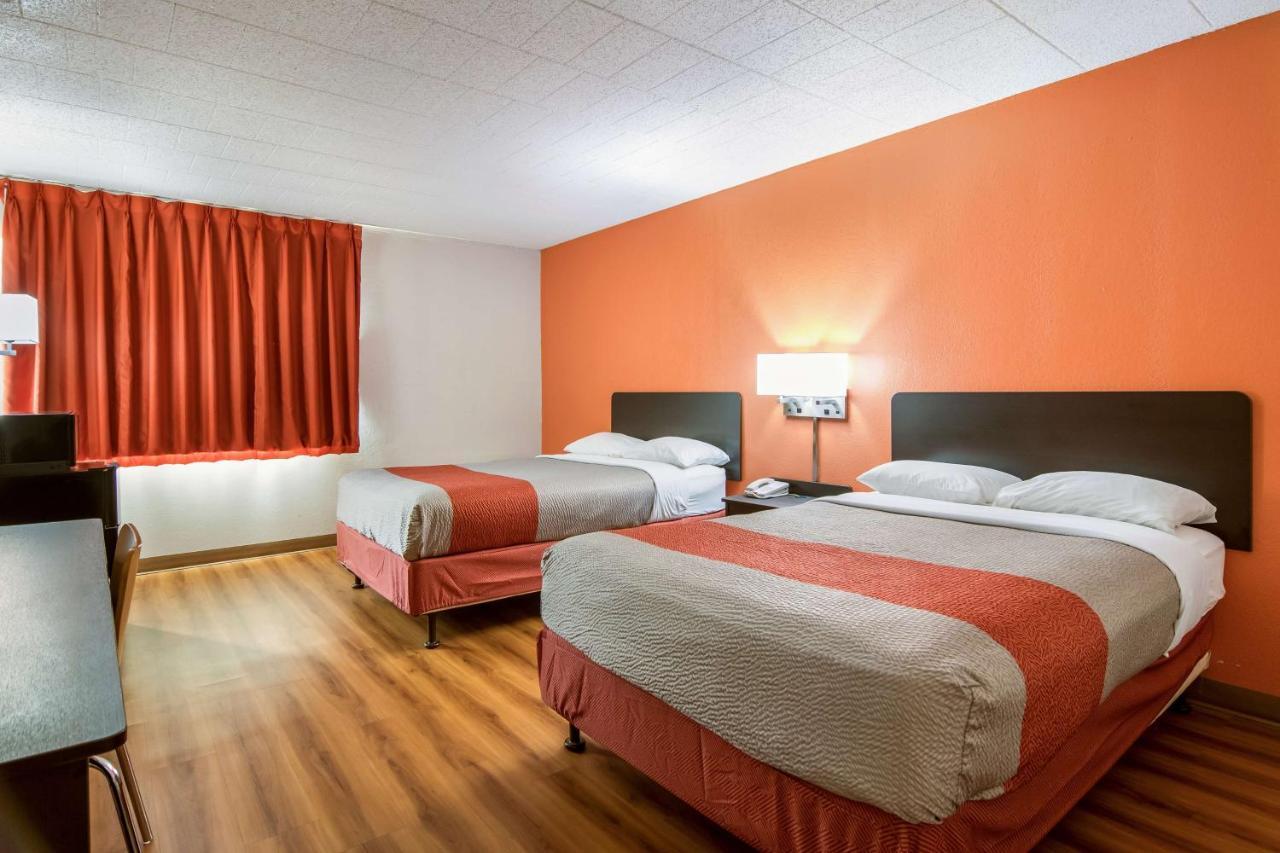 Motel 6-New Stanton, Pa Eksteriør billede